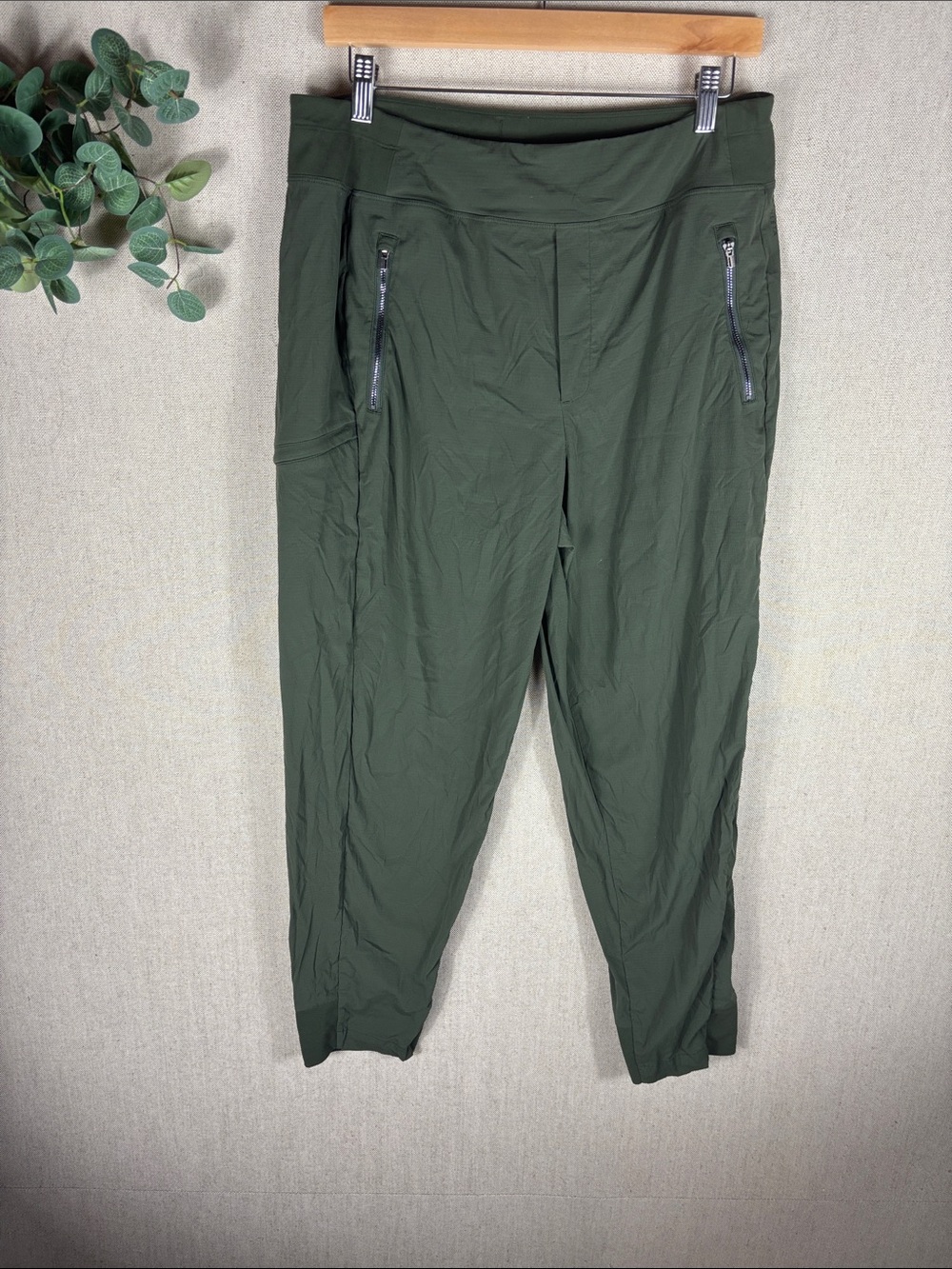 Athleta > Olive Green Active Zip-Pocket Ankle Pants 12